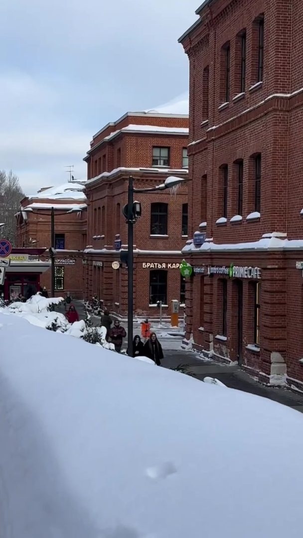 В Москве у Курского вокзала тестируют новых коммунальщиков 1001708761316 81910