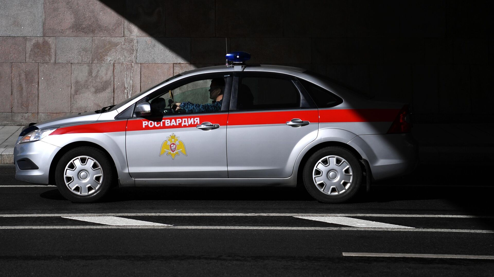 В Екатеринбурге Росгвардия задержала 3 пугавших прохожих оружием молодых людей 1750064709 011734332048 1920x0 80 0 0 40508acd4e852e5b40f1d961f60fab35