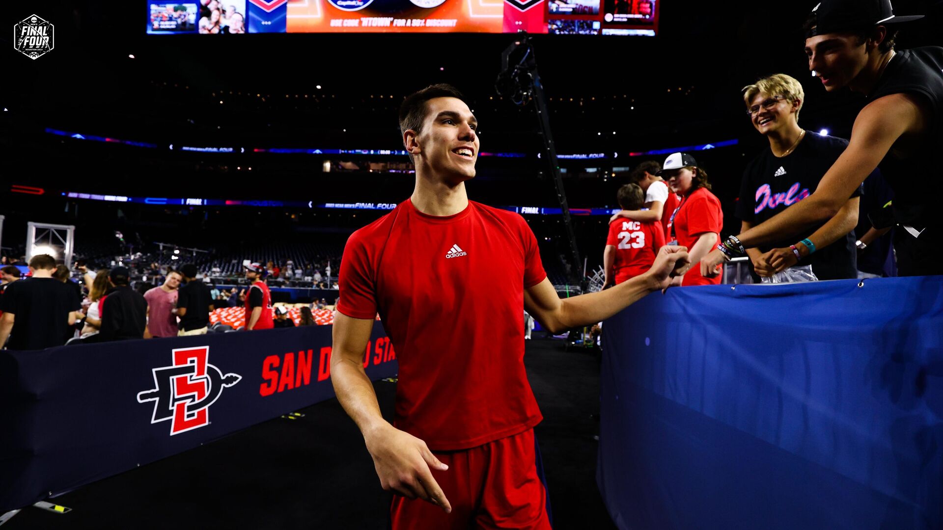 Голдин набрал первые очки в НБА и помог «Майами» обыграть «Чикаго» 1862482329 0036402048 1920x0 80 0 0 3117a7583d0298a4e32633590ce50a37