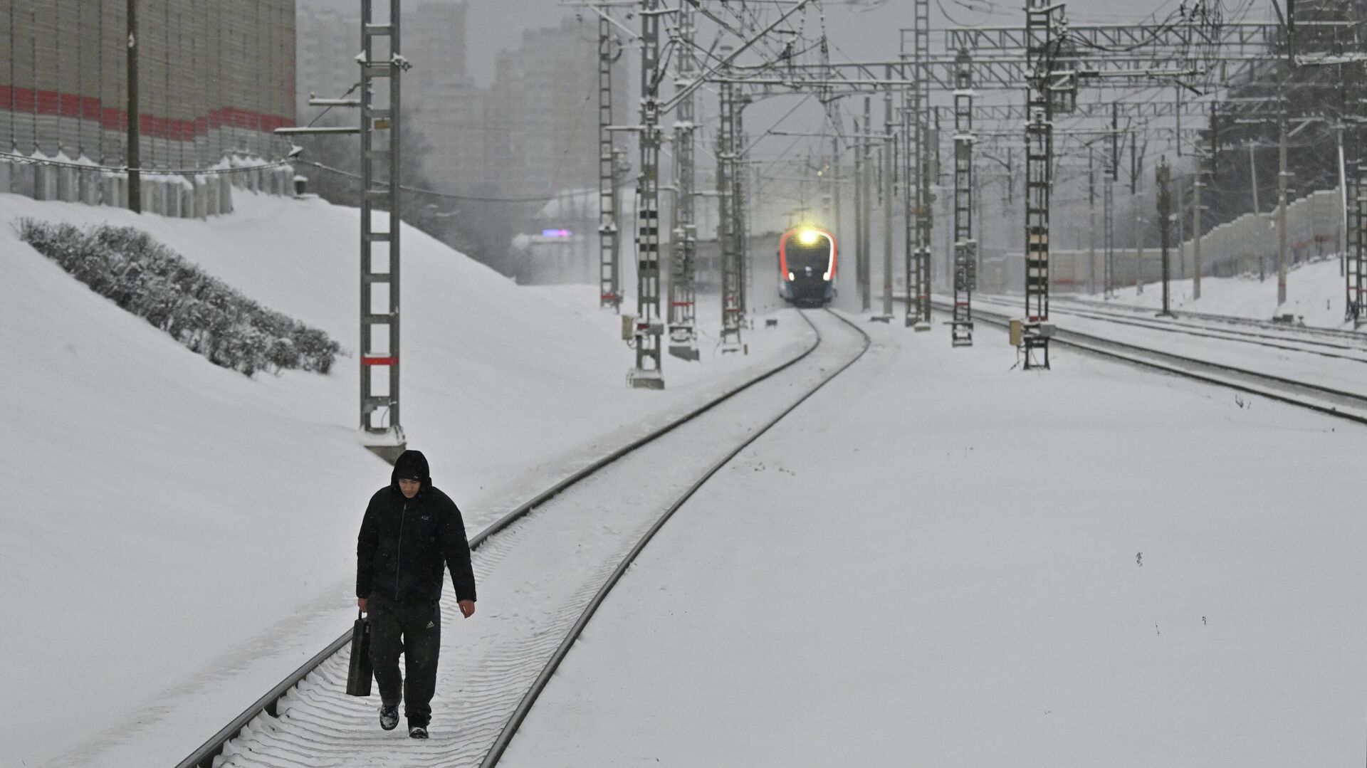 В Кировской области задерживаются 20 поездов из-за схода грузовых вагонов 2065646850 025031952047 1920x0 80 0 0 e46387d6d13c7427ff585ead54c57d3b